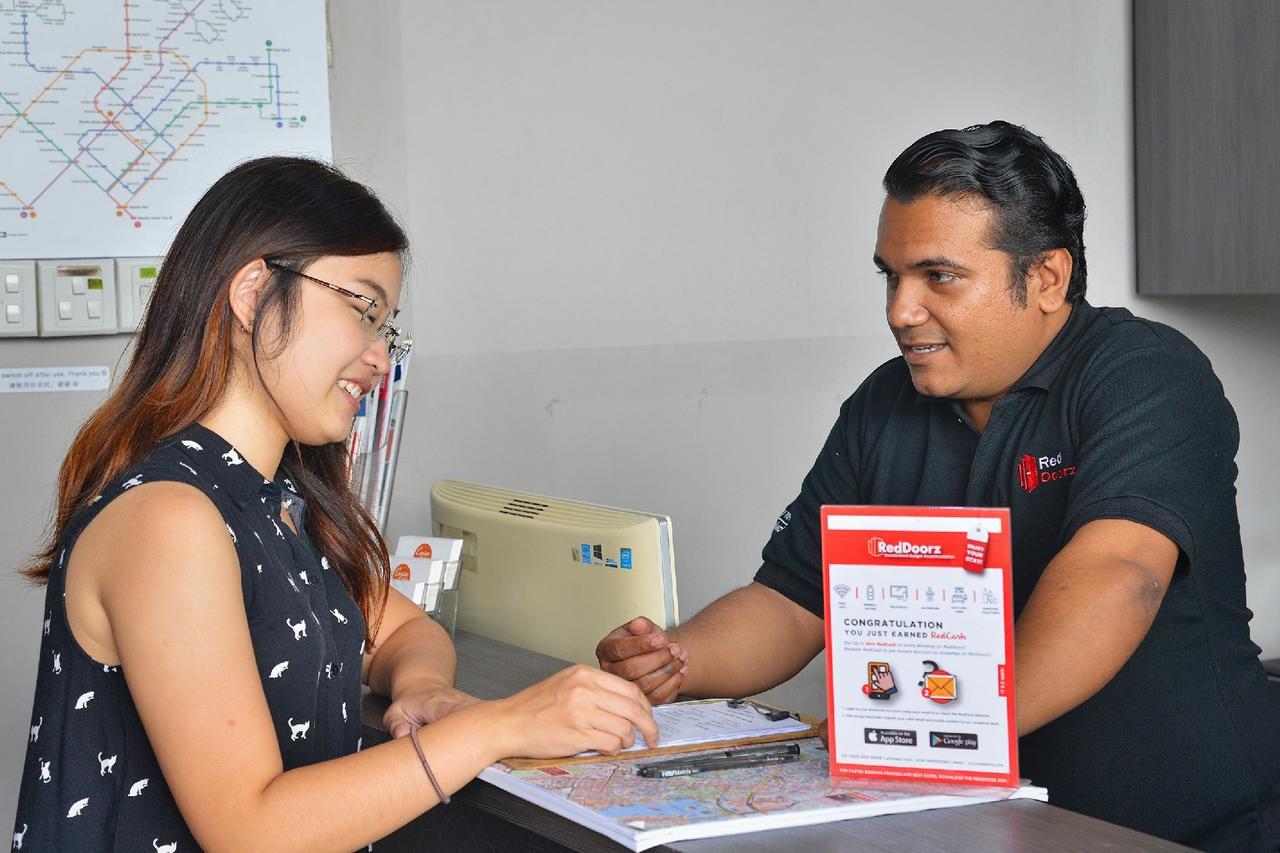 Reddoorz Hostel @ Kallang Mrt Singapur Dış mekan fotoğraf
